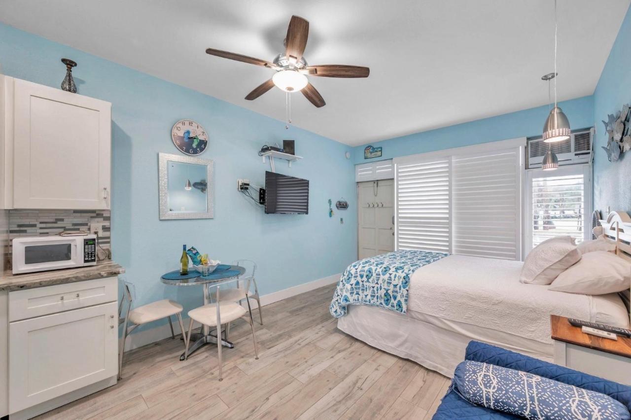 Picturesque Waterfront Studio Clearwater Beach Exterior photo